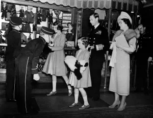 King George VI and Queen Elizabeth on Canada tour 1939. The King and Queen King George VI and Queen Elizabeth on Canada tour 1939. The King and Queen
