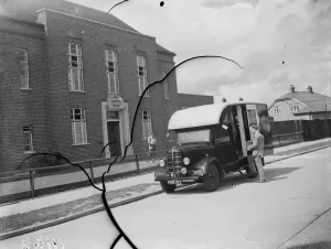 Loading books onto the mobile library outside the Kent County Library in Blackfen Loading books onto the mobile library outside the Kent County Library in Blackfen