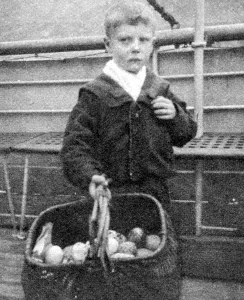 <b class=qtipBold><figcaption>Mono Negative</figcaption></b><br>The Evacuation of St Kilda: Island types; And scenes of departure. A St Kilda boy selling Sea - Bird eggs. 6 September 1930 Scotland, Outer Hebrides Scottish history Mono Negative