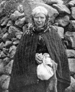 <b class=qtipBold><figcaption>Mono Negative</figcaption></b><br>The Evacuation of St Kilda: Island types; And scenes of departure. A St Kilda woman selling Sea - Bird eggs. 6 September 1930 Scotland, Outer Hebrides Scottish history Mono Negative