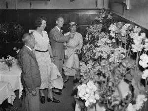The Orpington flower show in Kent. Mr F Nauen, Miss I M Tattershall, Mr Leaney The Orpington flower show in Kent. Mr F Nauen, Miss I M Tattershall, Mr Leaney