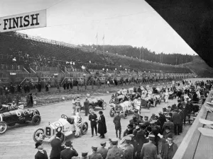 The start and finish of the International Grand Prix held in San Francisco, California The start and finish of the International Grand Prix held in San Francisco, California