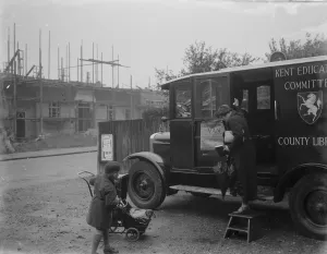 Temporary library from the Kent Education Committee in Chisehurst. 1938 Temporary library from the Kent Education Committee in Chisehurst. 1938