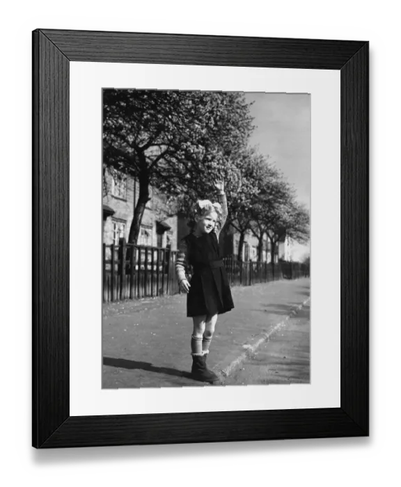 Framed Print : Portrait of a young girl
