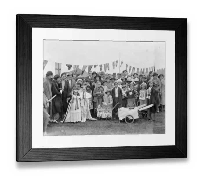 Framed Print : The Coronation Carnival in Stone, Kent, to celebrate the coronation of King George VI Framed Print : The Coronation Carnival in Stone, Kent, to celebrate the coronation of King George VI