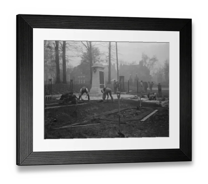 Framed Print : Workers finishing repair work at the Sidcup memorial, Kent. 1936
