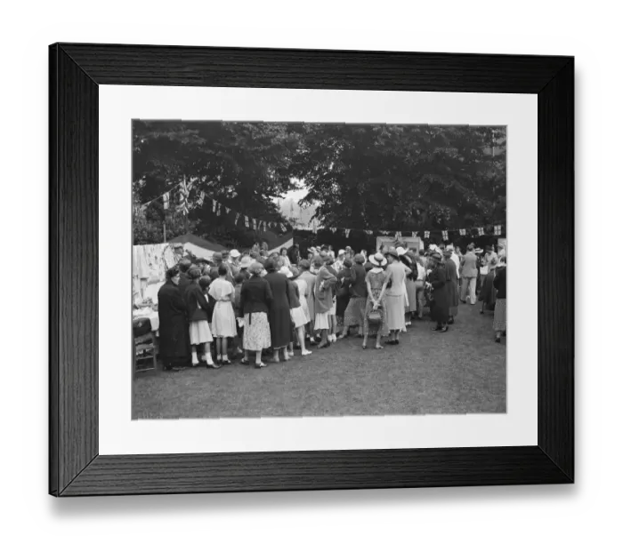 Framed Print : The Chislehurst fete in Kent. 1937