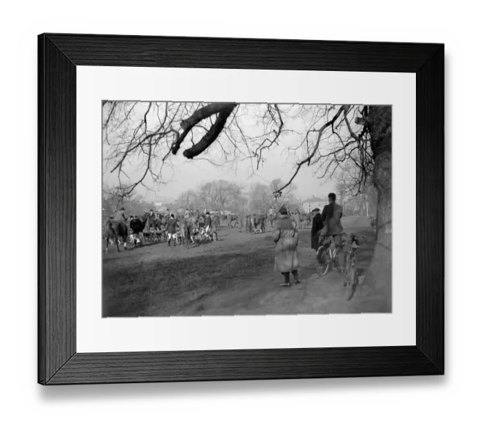 Framed Print : R. A. Drag Hunt (Chislehurst) 1934 Framed Print : R. A. Drag Hunt (Chislehurst) 1934