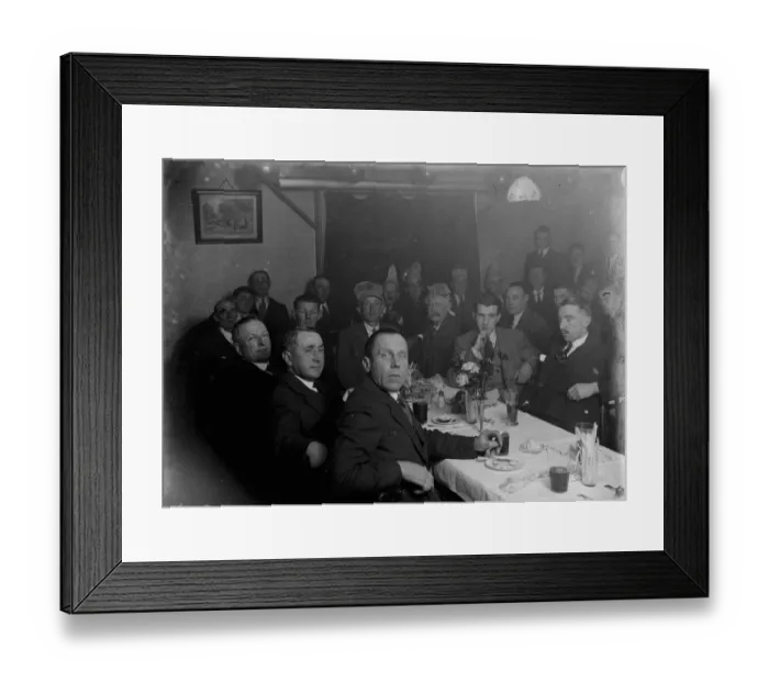 Framed Print : Dinner at the Rat and Sparrow Club, Chelsfield, Kent. 1935