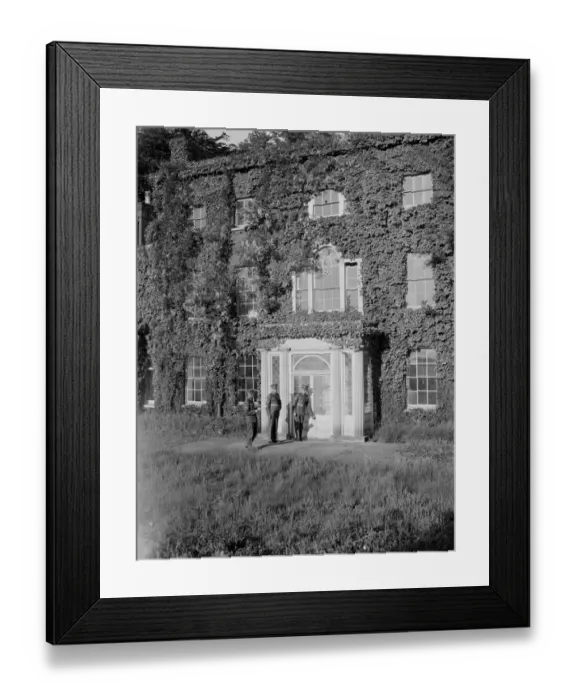 Framed Print : British soldiers at the Priory in St Mary Cray, Kent. 1939