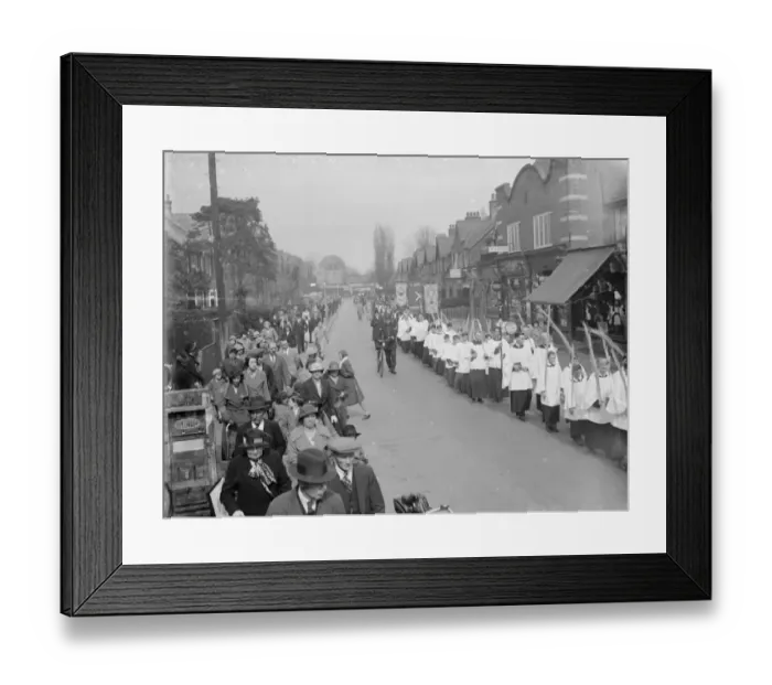 Framed Print : Palm Sunday procession through the High Street, Orpington, Kent. 1935