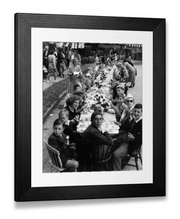 Framed Print : Coronation street party in Norfolk Crescent, Sidcup, Kent June 1953 Framed Print : Coronation street party in Norfolk Crescent, Sidcup, Kent June 1953