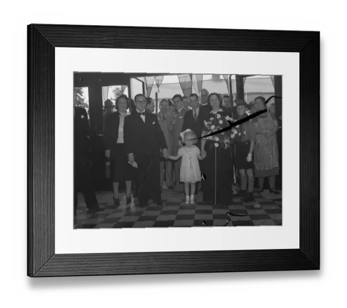 Framed Print : Opening of the Wardona Cinema in Swanscombe, Kent. Mrs Harry Ward, Mr David Behar