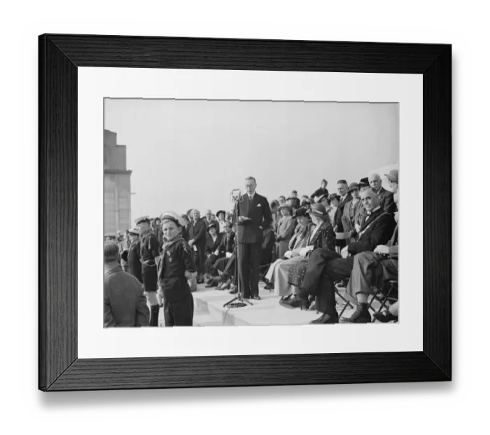 Framed Print : The opening of the riversite view over the River Thames at Erith in Kent