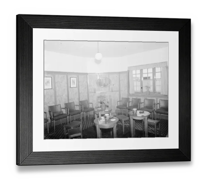 Framed Print : The Papermakers Arms pub in Hawley, Kent. A photo of the interior Framed Print : The Papermakers Arms pub in Hawley, Kent. A photo of the interior