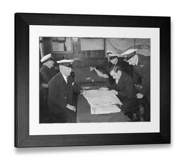 Framed Print : Thames pilots at Gravesend, Kent, who help ships navigate through the congested Framed Print : Thames pilots at Gravesend, Kent, who help ships navigate through the congested