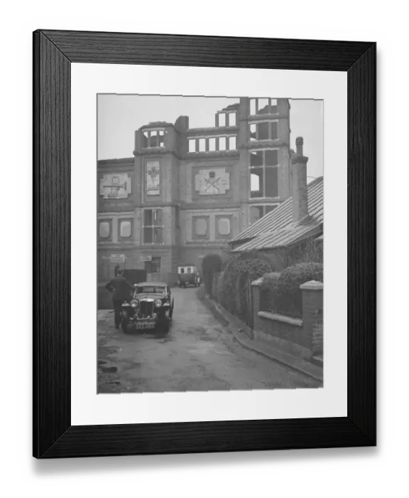 Framed Print : The derelict shell of Jezreels Tower in Gillingham, Kent. It had been