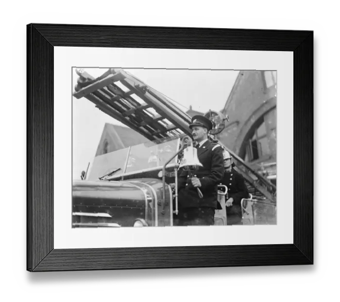 Framed Print : Sidcups new fire engine. 1937