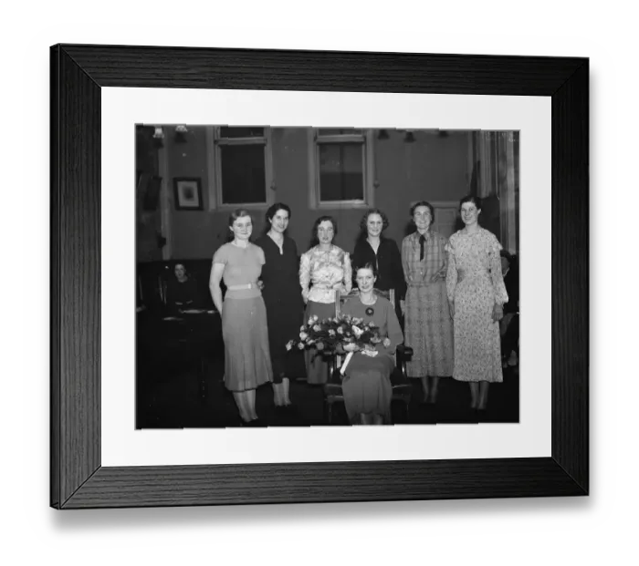 Framed Print : The Dartford Carnival Queen with her attendees. 1936