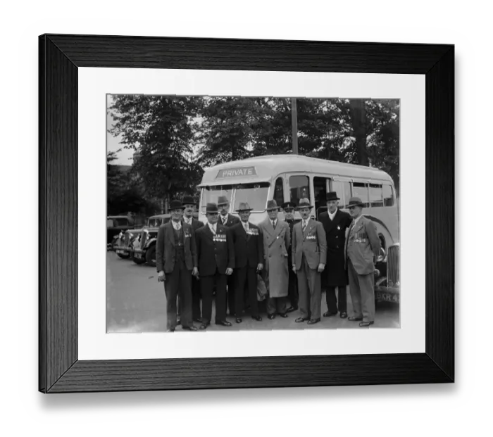 Framed Print : The Reserves 2 West Kent Regiment leave for Shorncliffe. 26 May 1937
