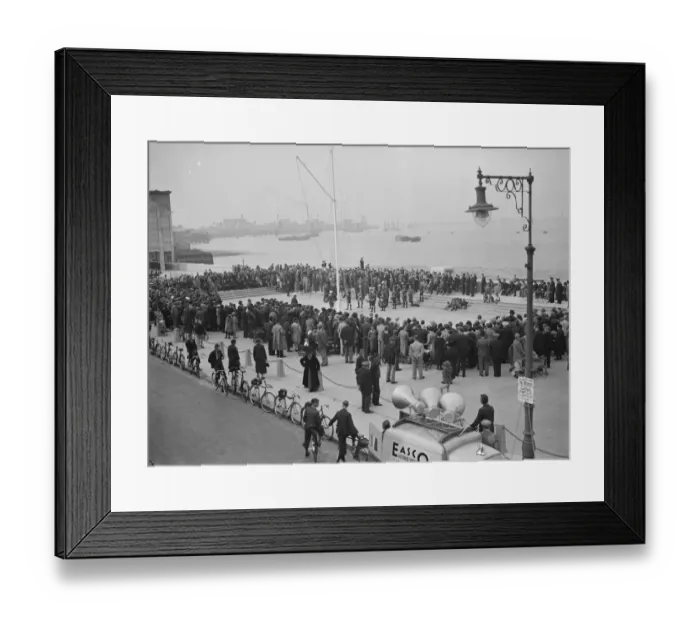 Framed Print : The general view of the opening of the Erith riversite view. 2 October 1937 Framed Print : The general view of the opening of the Erith riversite view. 2 October 1937