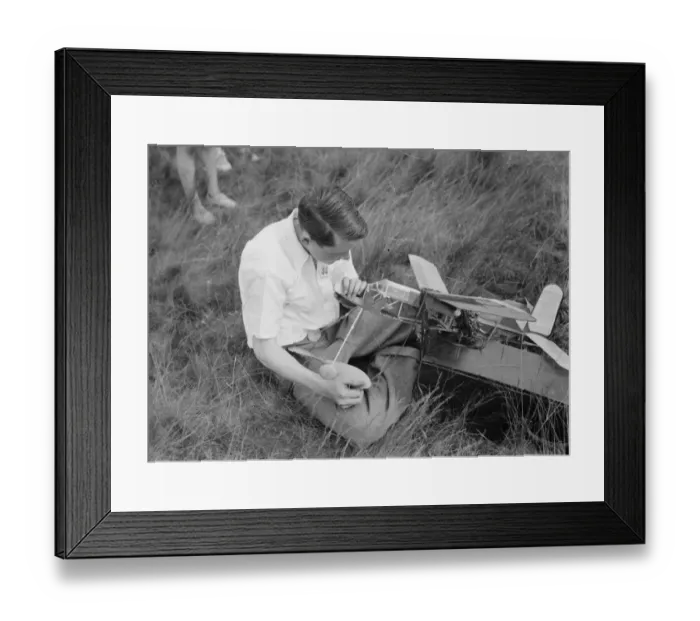 Framed Print : Model Flying Club, Dartford Heath. 7 August 1937 Framed Print : Model Flying Club, Dartford Heath. 7 August 1937