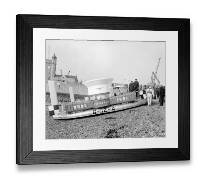 Framed Print : Dover, Kent: Britains Hovercraft, The SR-N 1 flying saucer, lies on the shingle Framed Print : Dover, Kent: Britains Hovercraft, The SR-N 1 flying saucer, lies on the shingle