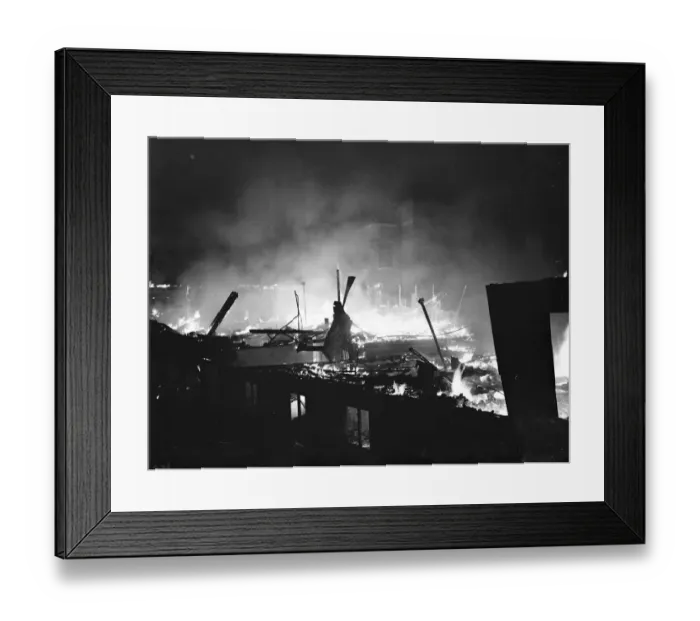 Framed Print : Fire, Halls, Dartford, burning building 1937