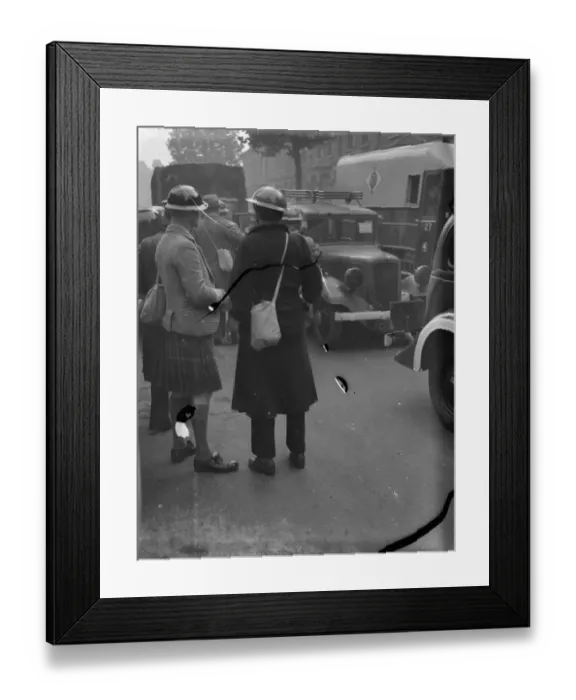 Framed Print : Air Raid Precaution exercise on Old Kent Road in London. A kilted man is amongst