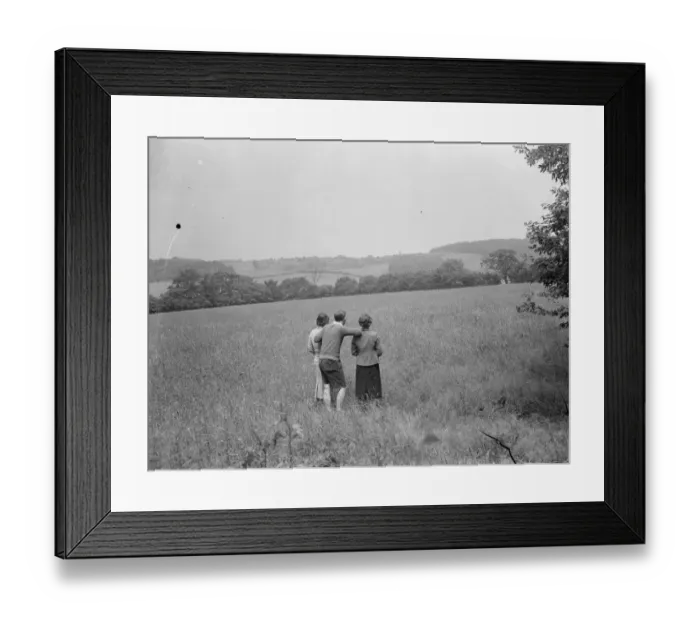 Framed Print : Taking in the view from a field on Farthing Street in Farnborough, Kent, which Framed Print : Taking in the view from a field on Farthing Street in Farnborough, Kent, which