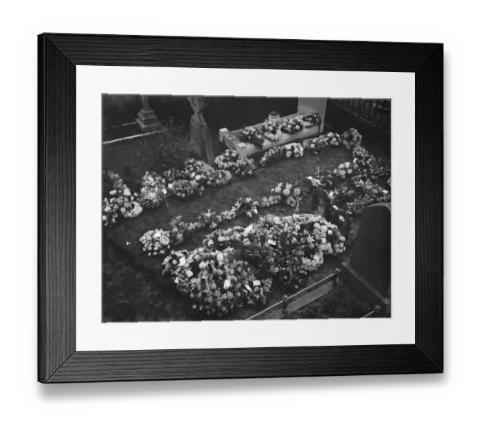 Framed Print : Mrs Watsons grave at St Johns church yard in Sidcup, Kent. 19 January 1939 Framed Print : Mrs Watsons grave at St Johns church yard in Sidcup, Kent. 19 January 1939