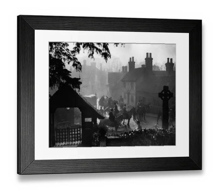 Framed Print : Draghunt meets in the fog at Birling in Kent - January 1953 A TopFoto Framed Print : Draghunt meets in the fog at Birling in Kent - January 1953 A TopFoto
