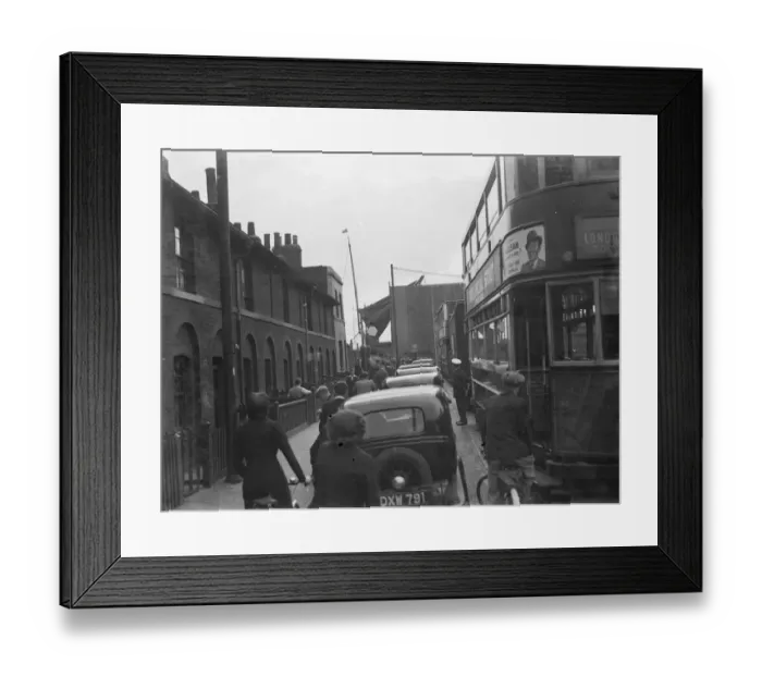 Framed Print : Creek bridge in Deptford, Kent. 1939 Framed Print : Creek bridge in Deptford, Kent. 1939