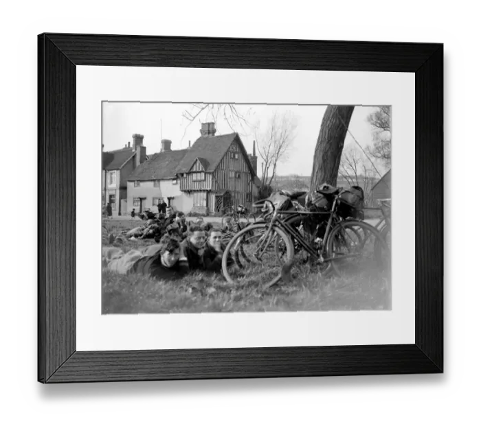 Framed Print : Cyclists resting in Eynsford, Kent. 1933 Framed Print : Cyclists resting in Eynsford, Kent. 1933