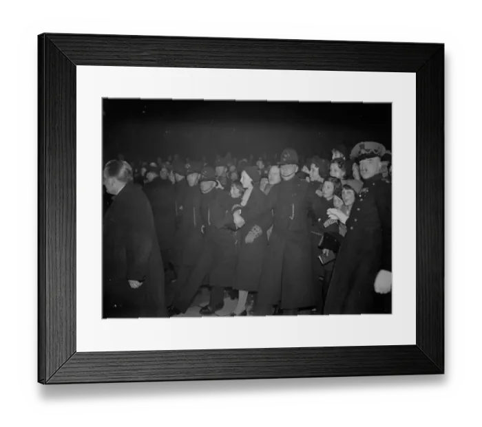 Framed Print : Enthusiastic crowds being held back by police and cinema ushers at the opening of Framed Print : Enthusiastic crowds being held back by police and cinema ushers at the opening of