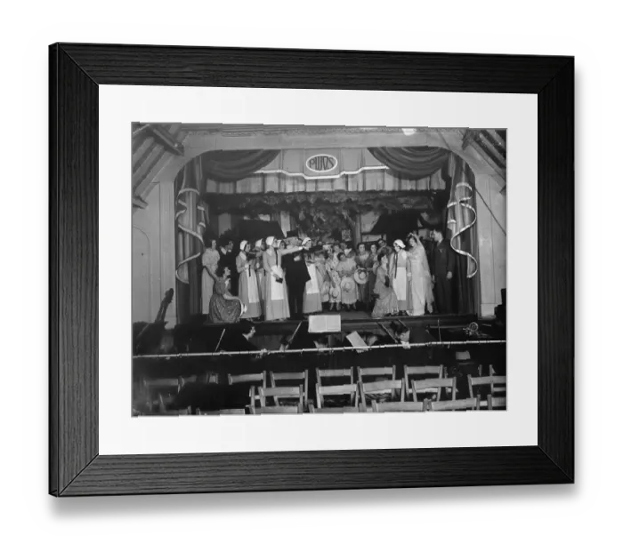 Framed Print : Petts Wood Operatic Society performing on stage. 1936 Framed Print : Petts Wood Operatic Society performing on stage. 1936
