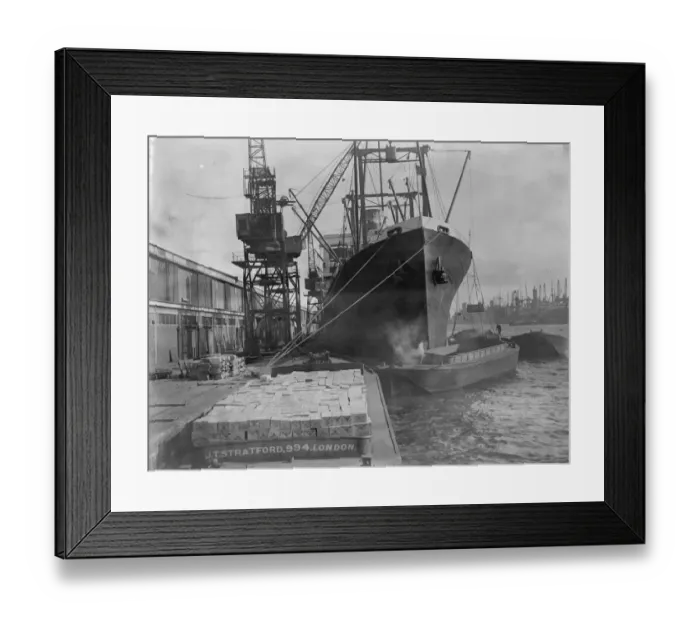 Framed Print : Sunday unloading to escape Tariffs. All day Sunday the Thames docks presented