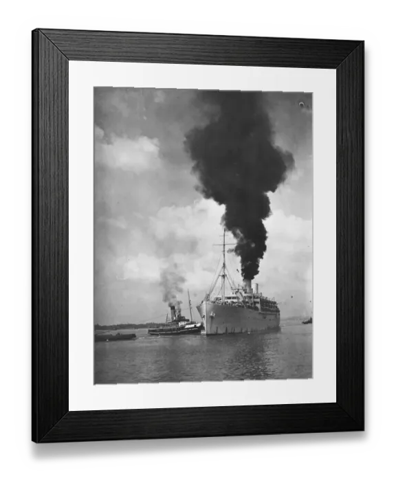 Framed Print : P&O Liner Chitral, built 1925 23 August 1947 Framed Print : P&O Liner Chitral, built 1925 23 August 1947