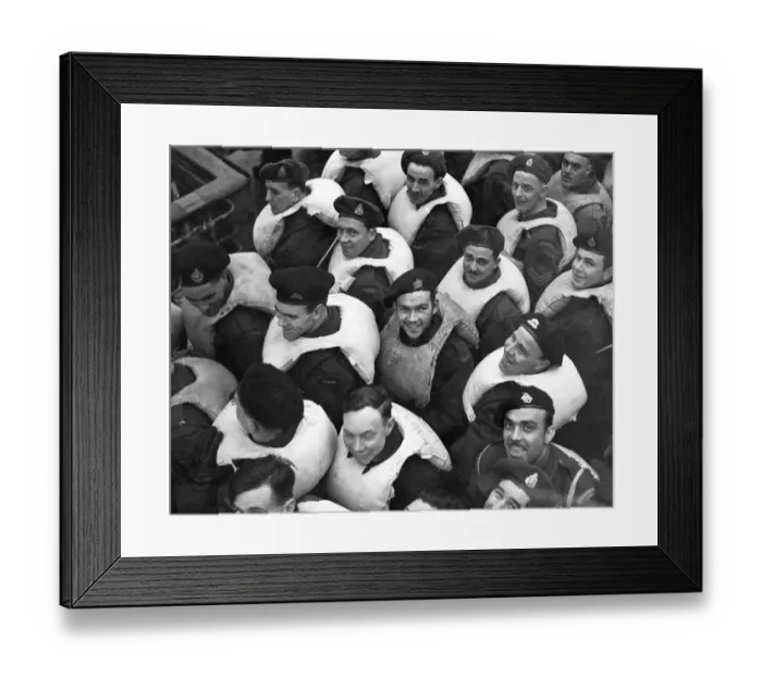 Framed Print : The Queen Elizabeth, the worlds largest liner, completes her service as a war