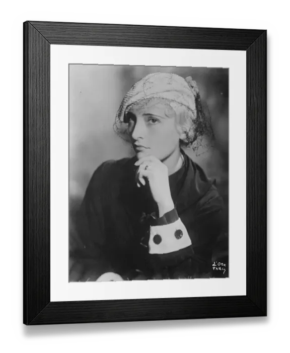 Framed Print : She works the clock round. Alice Hemingway, a well known mannequin employed by Framed Print : She works the clock round. Alice Hemingway, a well known mannequin employed by