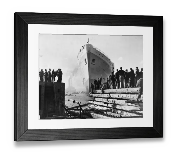 Framed Print : The 31, 000 ton liner Orcades, built for the Orient line by Vickers, Armstrong Ltd