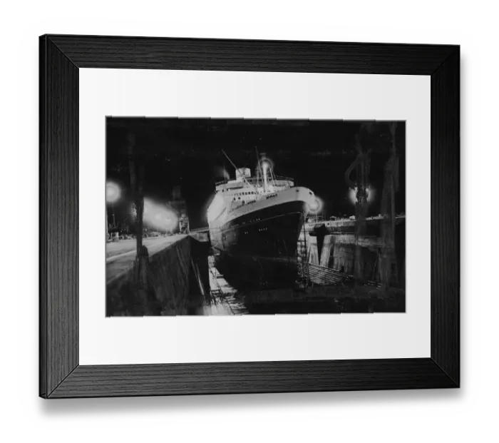 Framed Print : This striking picture taken under the brilliant lighting of the George V Graving Framed Print : This striking picture taken under the brilliant lighting of the George V Graving
