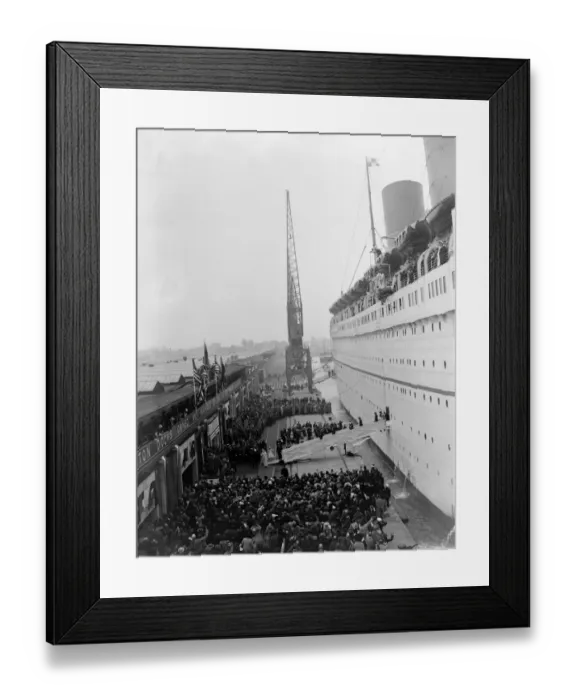 Framed Print : The Royal tour of Canada and the USA by King George VI and Queen Elizabeth, 1939 Framed Print : The Royal tour of Canada and the USA by King George VI and Queen Elizabeth, 1939