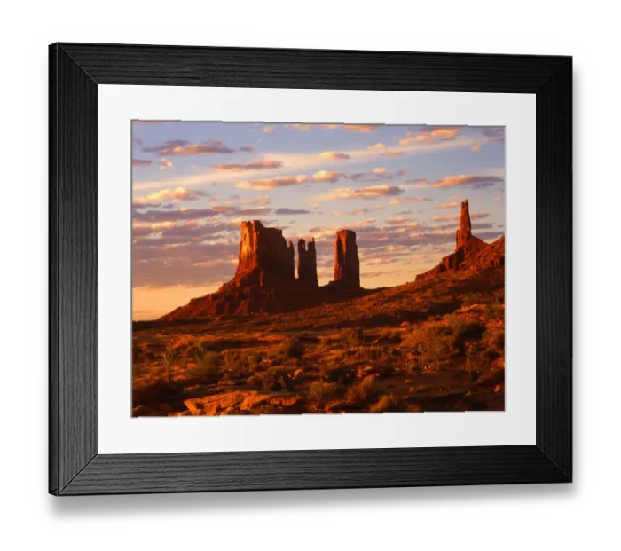 Framed Print : Monument Valley [Utah  /  Arizona]