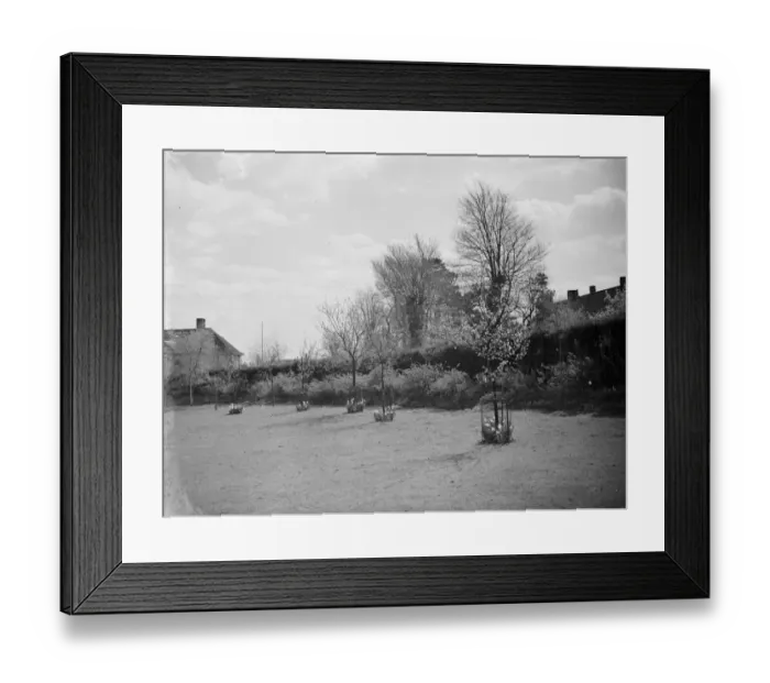Framed Print : Mr Swans house and garden at 21 Rectory Lane in Sidcup, Kent. 1939 Framed Print : Mr Swans house and garden at 21 Rectory Lane in Sidcup, Kent. 1939