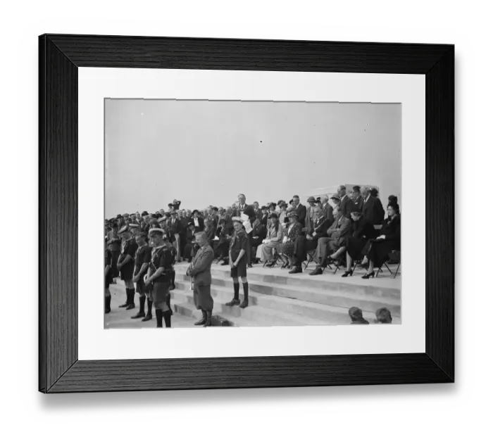 Framed Print : The opening of the riversite view over the River Thames at Erith in Kent Framed Print : The opening of the riversite view over the River Thames at Erith in Kent