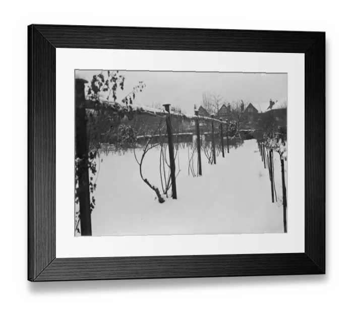 Framed Print : Snow scenes at nr 21 on Foots Cray Lane in Sidcup, Kent. 1938