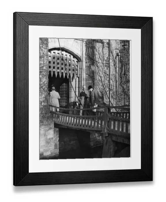 Framed Print : At the entrance to one of Englands old fortresses Hever Castle Near Edenbridge Kent Framed Print : At the entrance to one of Englands old fortresses Hever Castle Near Edenbridge Kent