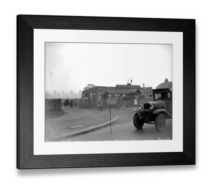 Framed Print : Cafe being fenced in Eltham, Kent. 30 October 1934 Framed Print : Cafe being fenced in Eltham, Kent. 30 October 1934