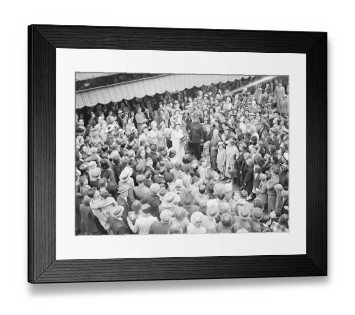Framed Print : The Erith carnival queen and her attendants in procession. 1939